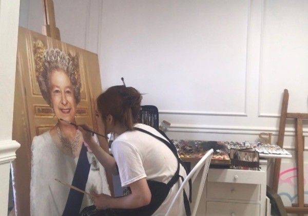 글로벌 아티스트 시슬리 엘 "Bee The Brave(Gold) NFT작품