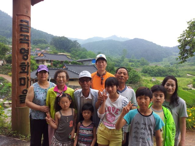 매년 패션에서 함께하는 부모님 생신과 가족모임, 계속되기를 바라며...